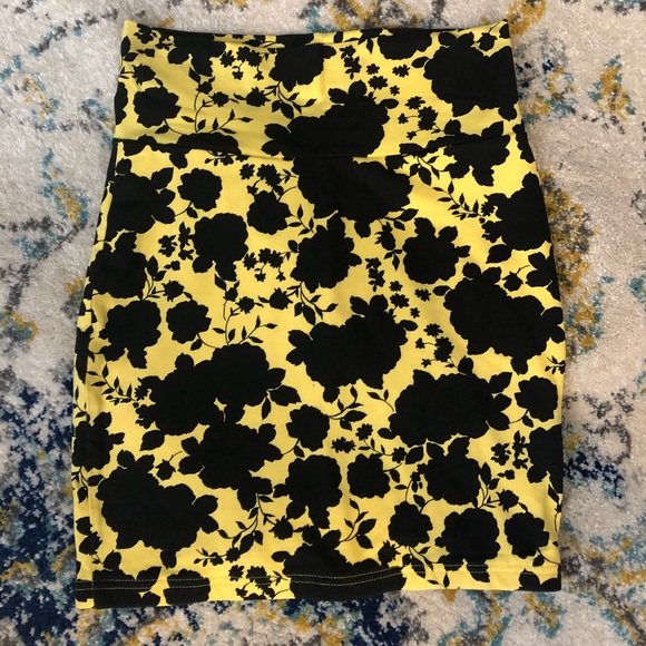 F21 Vibrant Bandeau Skirt - Picture 3 of 4